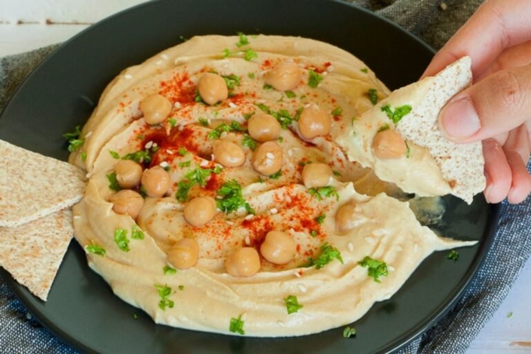 what to eat with hummus