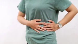 left side pain under ribs female